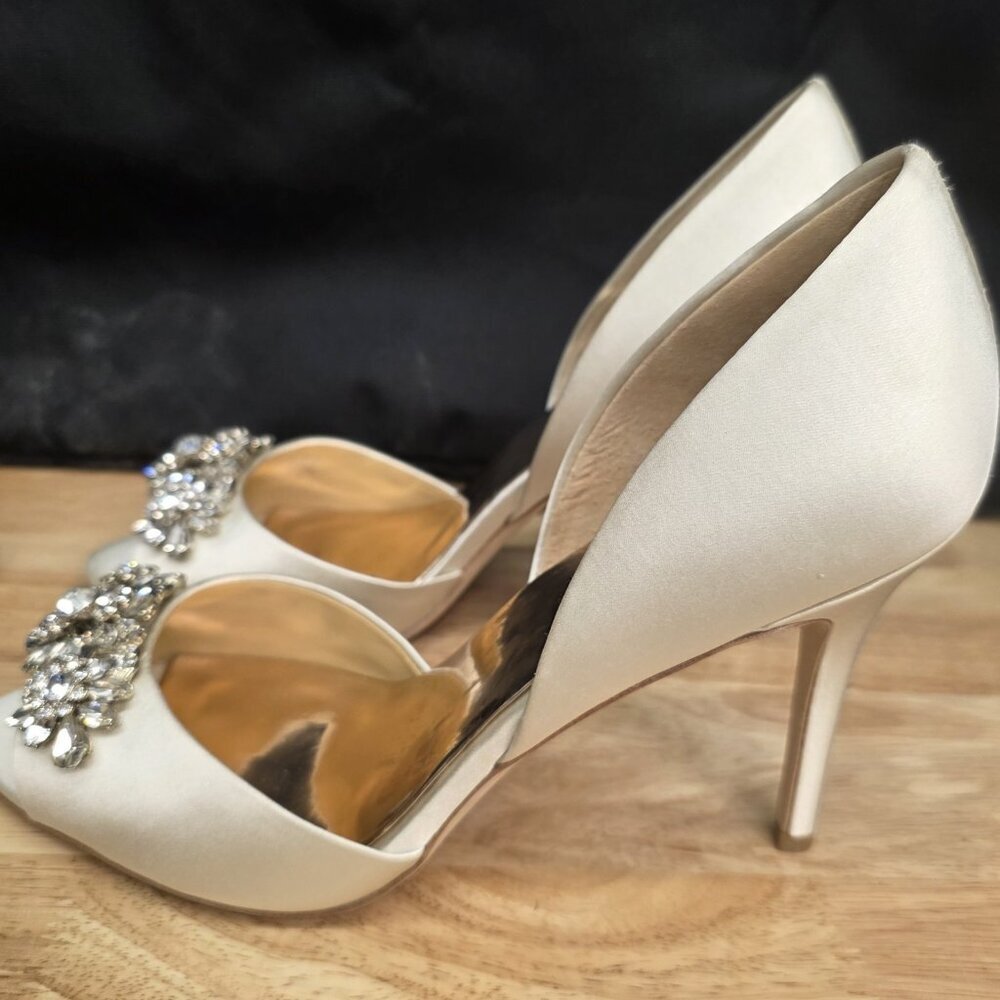badgley mischka Gianna Embellished Pumps Women's Size 9.5 Ivory Wedding Prom 4in - Picture 8 of 11